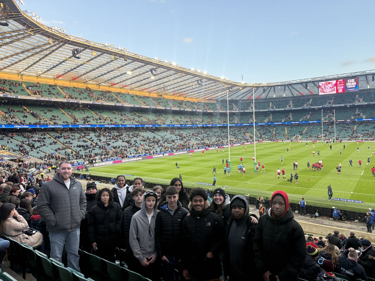 ColtonHills_PE's tweet image. What an incredible day for our students! Seeing the Allianz Stadium up close and watching England beat Argentina 27–23 was unforgettable. Thank you to @ConnectEdPship for giving us such an amazing opportunity! 🏴󠁧󠁢󠁥󠁮󠁧󠁿🇦🇷🏉 #coltonhills #CHCS #thisgirlcan #exercisingpotential