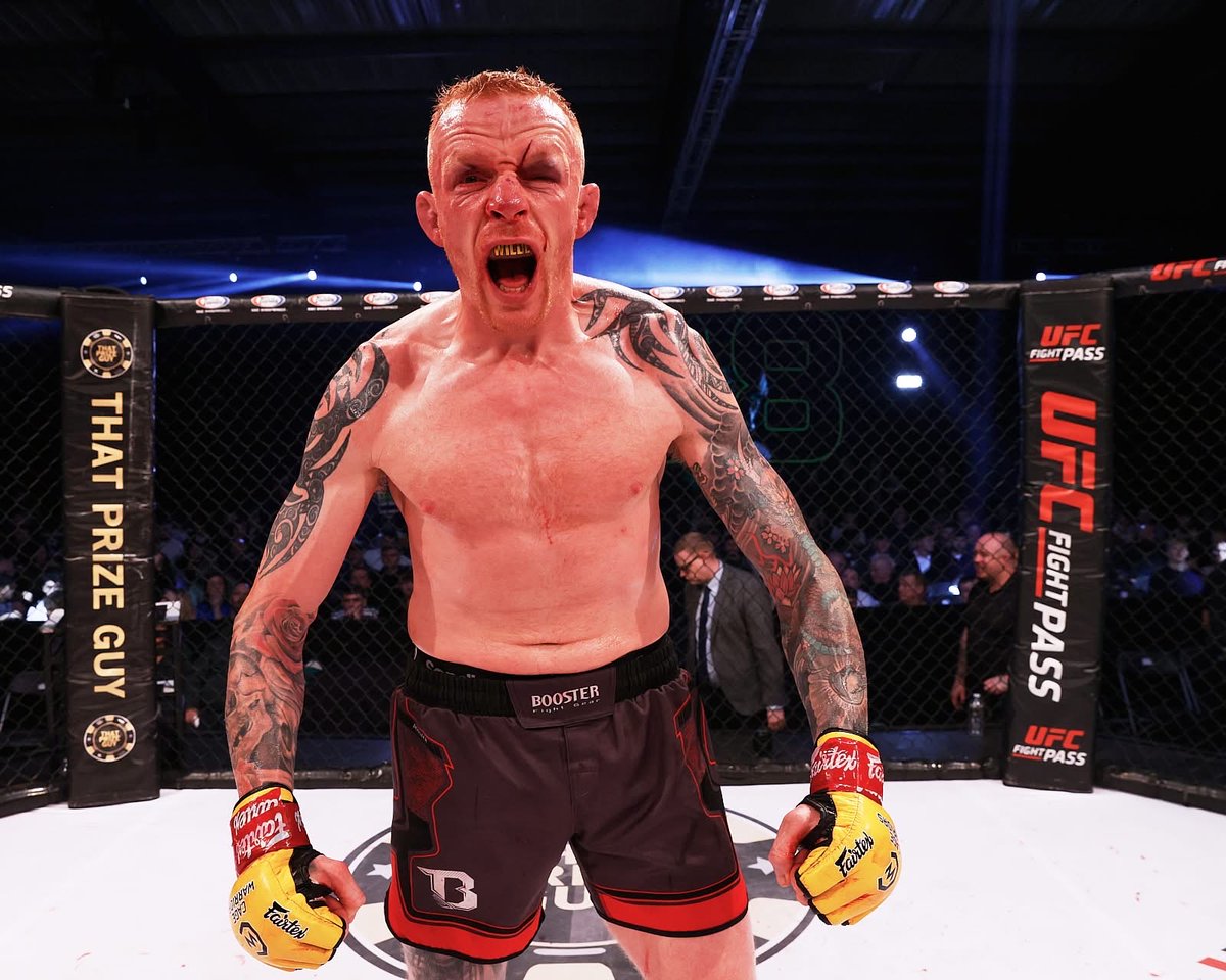 CageWarriors's tweet image. This is what earning a win really looks like. Nothing easy about it. 🩸👏

How about that showing from Tim Wilde at #CW198 Manchester?!