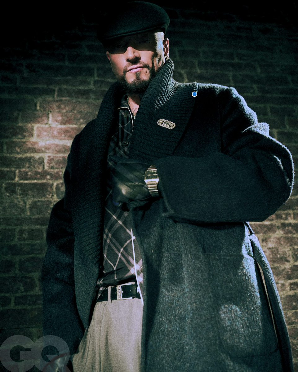 GQitalia's tweet image. Da oltre 20 anni #Gue è un pilastro della cultura hip hop del nostro Paese. Divertendosi, lavorando, coltivando la sua vera passione senza pensare più di tanto all’industria, ai giudizi e ai pregiudizi di chicchessia. 
gqitalia.visitlink.me/z4VOhz
#GQMOTY