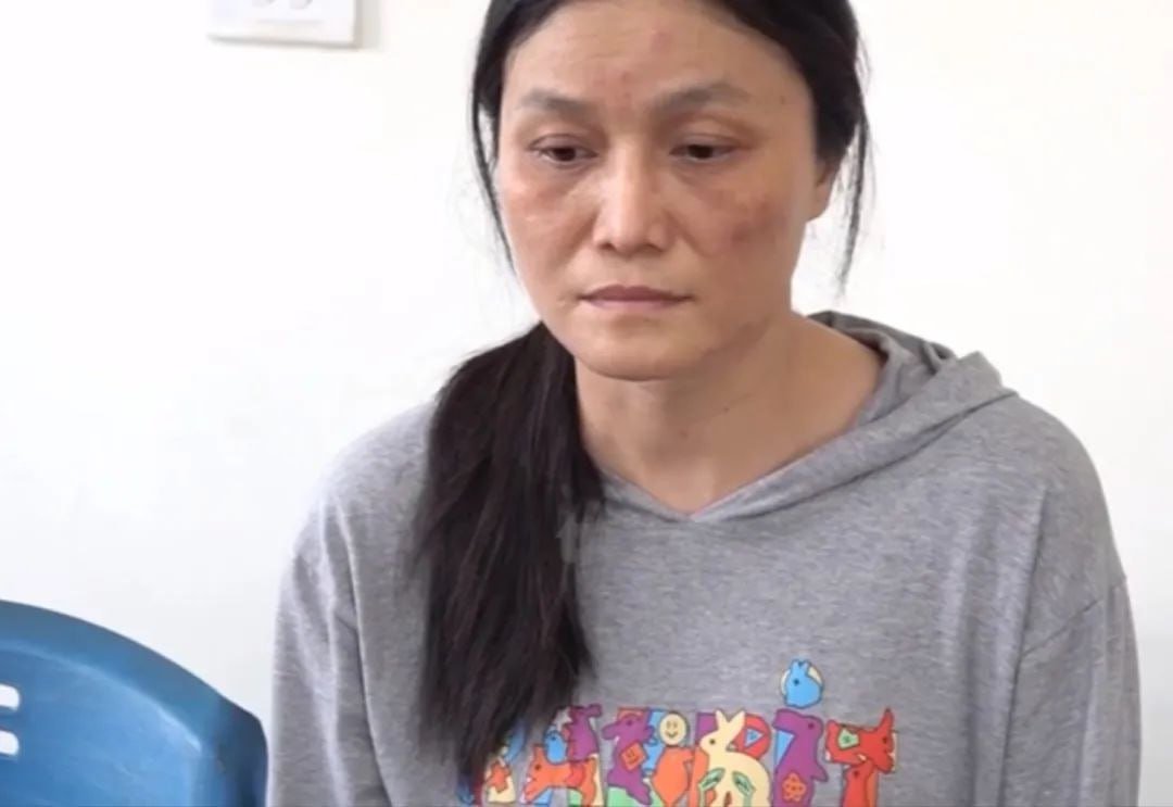 Mm3yap's tweet image. 45岁越南大妈在线伪装“网红辣妹”，一步步把对方哄得团团转，最终成功骗走超 120亿越南盾

对方沉浸在“甜蜜陷阱”里无法自拔，人财双空，醒悟时已经晚了。

所以——

小哥哥，网恋吗？
那种一不小心就会倾家荡产的？