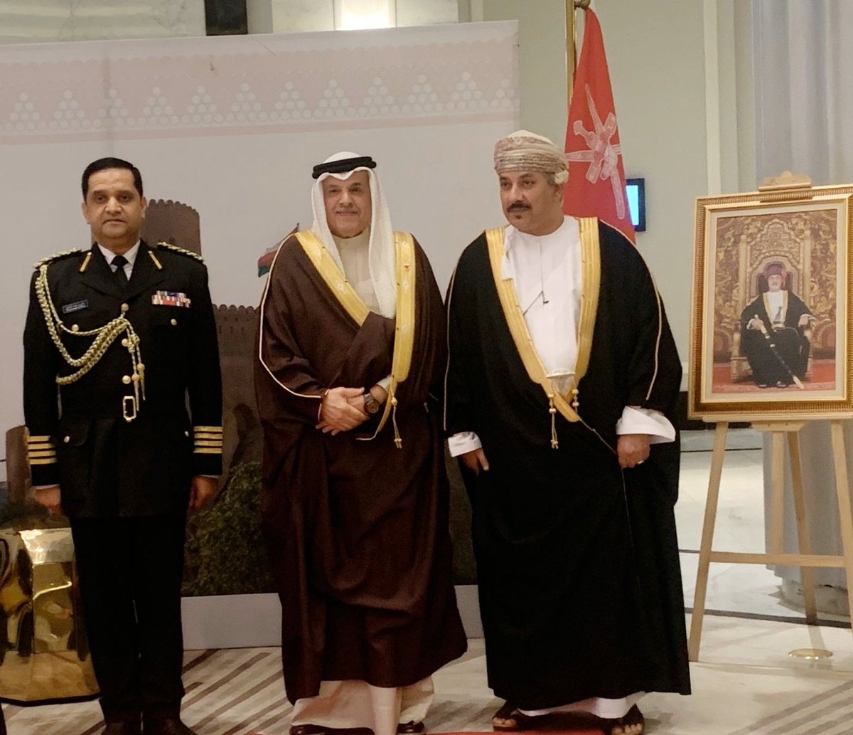 BahrainEmbJO's tweet image. حضر سعادة السفير الشيخ خليفة بن عبدالله بن حمد آل خليفة، حفل الإستقبال الذي أقامه سعادة الشيخ فهد بن عبدالرحمن العجيلي، سفير سلطنة عُمان لدى المملكة الاردنية الهاشمية، بمناسبة اليوم الوطني المجيد لسلطنة عُمان الشقيقة، وقد قام سعادة السفير بتقديم خالص آيات التهاني  بهذه المناسبة.