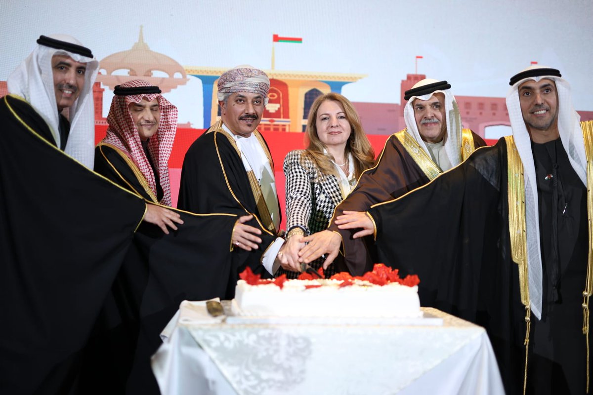 BahrainEmbJO's tweet image. حضر سعادة السفير الشيخ خليفة بن عبدالله بن حمد آل خليفة، حفل الإستقبال الذي أقامه سعادة الشيخ فهد بن عبدالرحمن العجيلي، سفير سلطنة عُمان لدى المملكة الاردنية الهاشمية، بمناسبة اليوم الوطني المجيد لسلطنة عُمان الشقيقة، وقد قام سعادة السفير بتقديم خالص آيات التهاني  بهذه المناسبة.