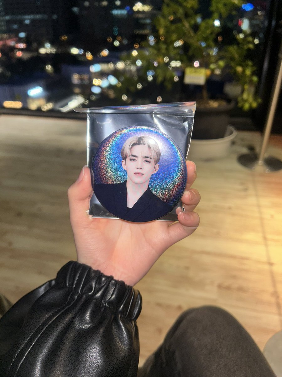 SEVENTEEN NEW 缶バッジ　交換

求　ジュン　JUN

譲　エスクプス　S.COUPS

11/27手渡し>>>>>>>>>>>>郵送

ご気軽にお声がけください🩷