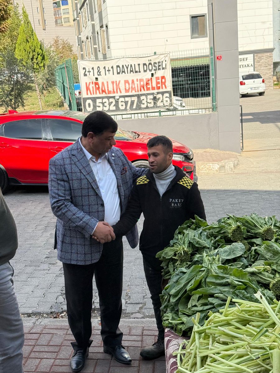 HalilAslan63_'s tweet image. Bugün Ki Ziyaretimiz Karaköprüde bulunan Pazar Esnaflarımızı ziyaret edip Taleplerini dinledik. Bizlerde Seçim Zamanı değil Her Zaman Halkımızın Ve esnaflarımızın Yanında olacağız. Şanlıurfamızı Şanına yakışır bir yere taşımak için çalışmalarımız Devam Edecek.
#ANAVATAN #PARTİSİ