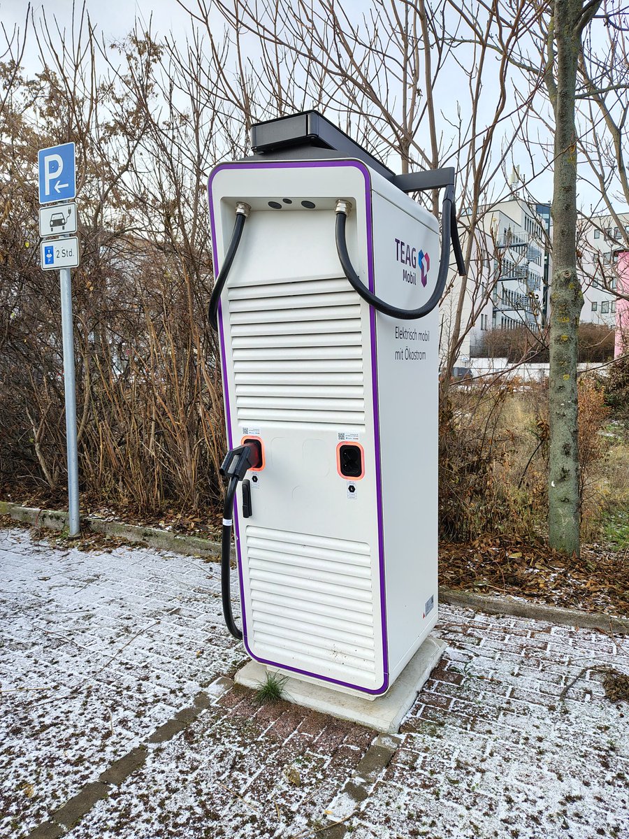 HagenHauske's tweet image. Was für asoziale *****. Kabeldiebstahl an meiner Lieblings-Ladestelle (#TEAG, Schlachthofstr., #Erfurt) 🤬🤯😤 #emob