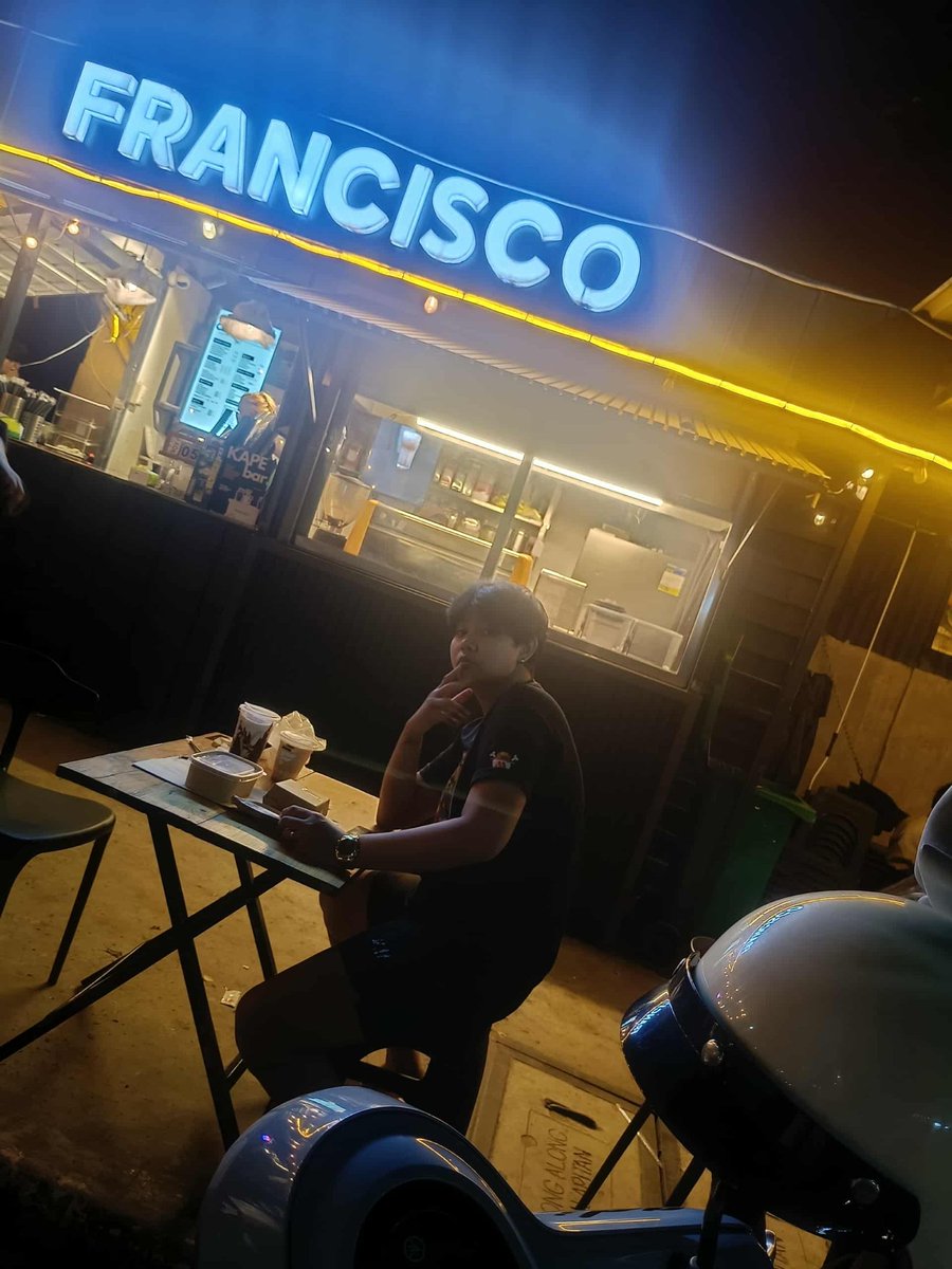 jeyyong_'s tweet image. ☕🍝🍔💛