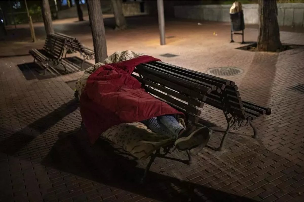 La nit del 3 de desembre sortirem a recórrer els carrers de Barcelona per detectar i comptabilitzar les persones que dormen al ras.   

📰<a href="/diariARA/">diariARA</a>
ara.cat/societat/emerg…