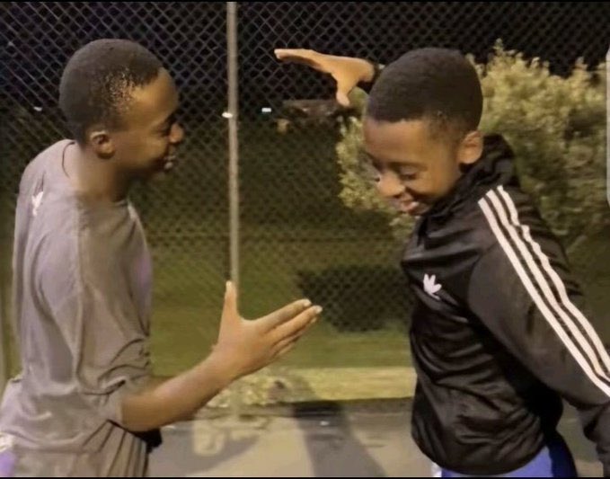 JoshDevelopa's tweet image. Mom : Don’t trust anyone 

Me : when I meet someone who prefer vanilla css instead of tailwind