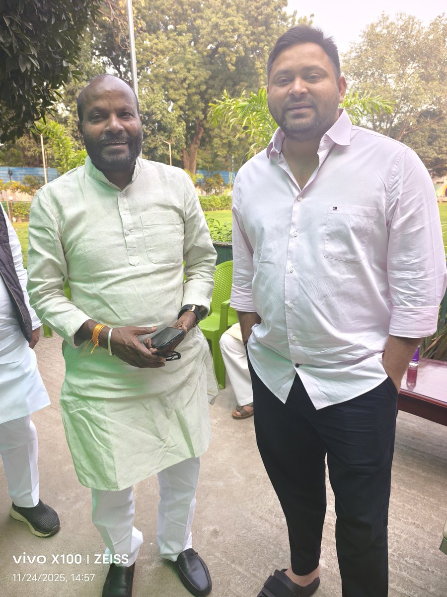 ErIPGupta1's tweet image. प्रतिपक्ष के नेता आदरणीय श्री तेजस्वी यादव जी से आज एक मुलाकात ।