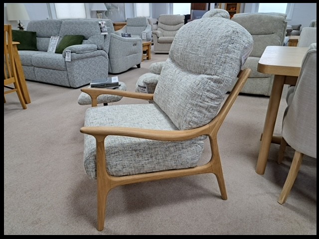 Lovicks1919's tweet photo. Avebury occasional Chair – Lovicks https://t.co/3vrK0KmWuC