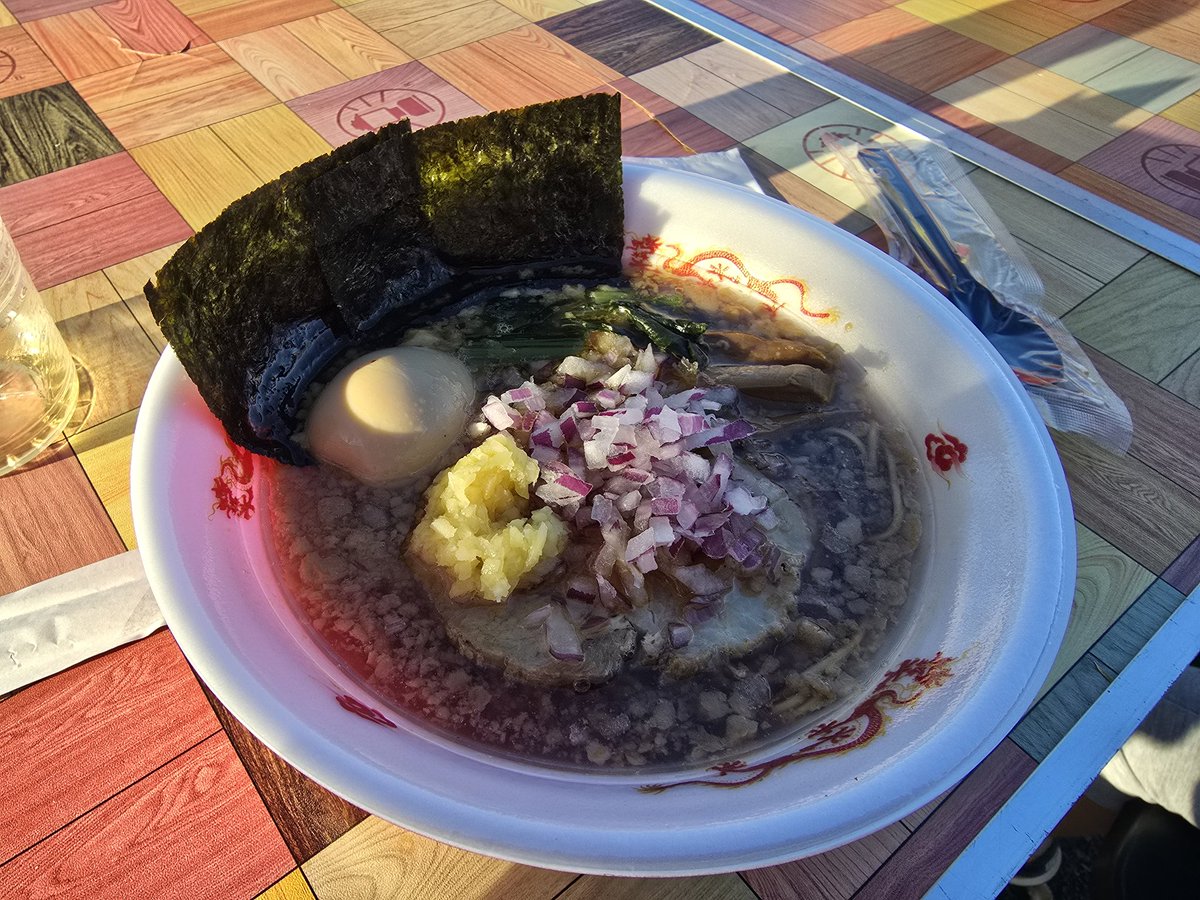 がーすー tweet media