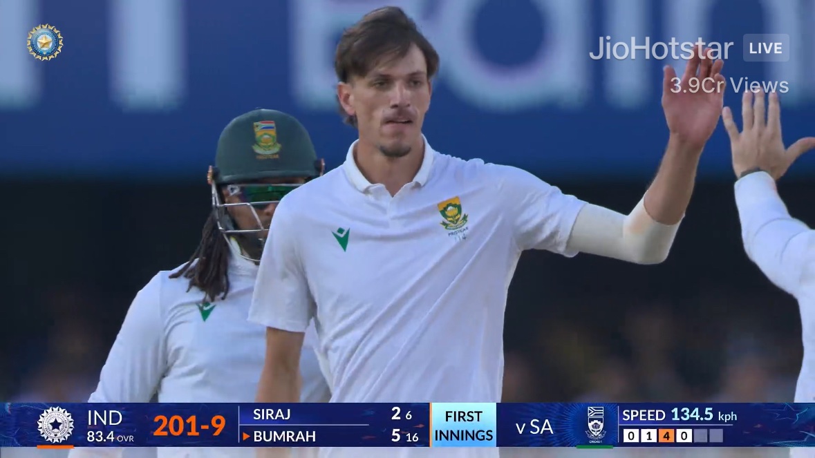 MidnightMusinng's tweet image. What a performance from Marco Jansen 🔥🔥

93 with the bat
6/48 with the ball 

This is what you call an all rounder! 

#INDvsSA #INDvSA #SAvIND #SAvsIND