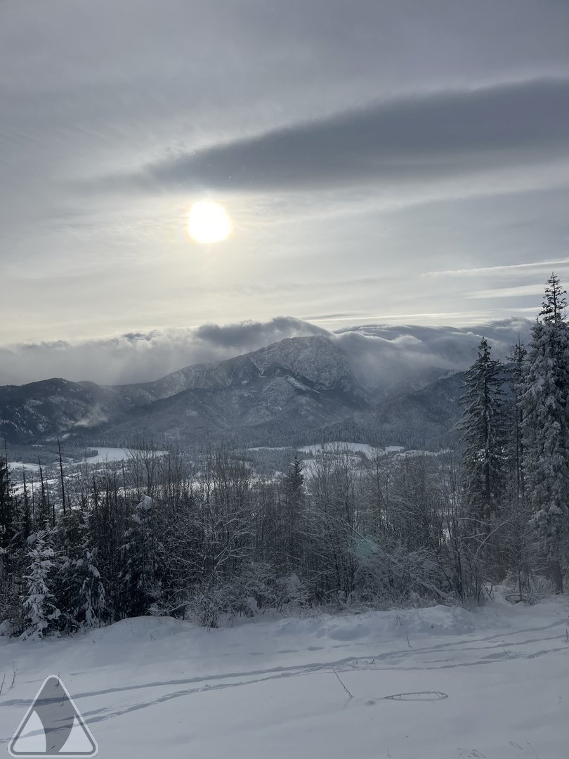 Pięknie i wietrznie jest dziś w Tatrach. Uwaga na zawieje / zamiecie śnieżne, a także zagrożenie lawinowe!
fot. Użytkownik Systemu Raportów, Kasia, Zakopane
<a href="/IMGWmeteo/">IMGW-PIB METEO POLSKA</a> <a href="/MeteoprognozaPL/">meteoprognoza.pl🇵🇱</a> <a href="/meteo_expert/">Jarosław Turała</a> 
#obserwatorzyburz #pogoda #tatry #śnieg