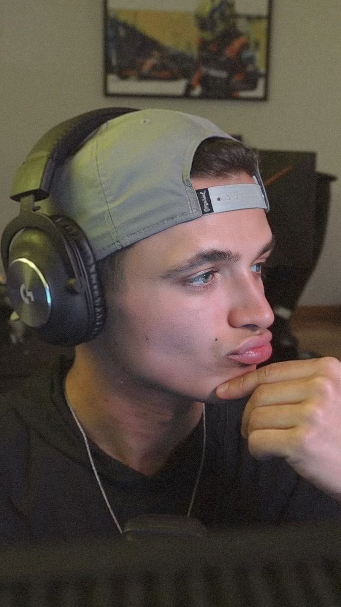 McMorning814's tweet image. 김란도 옆태는 진짜에요. 다들 이거 보고 화 푸시길