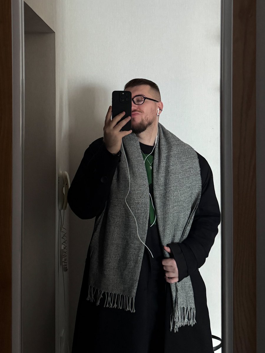 volodingram's tweet image. Мммм, понеділок, мммммм хуєтаааа