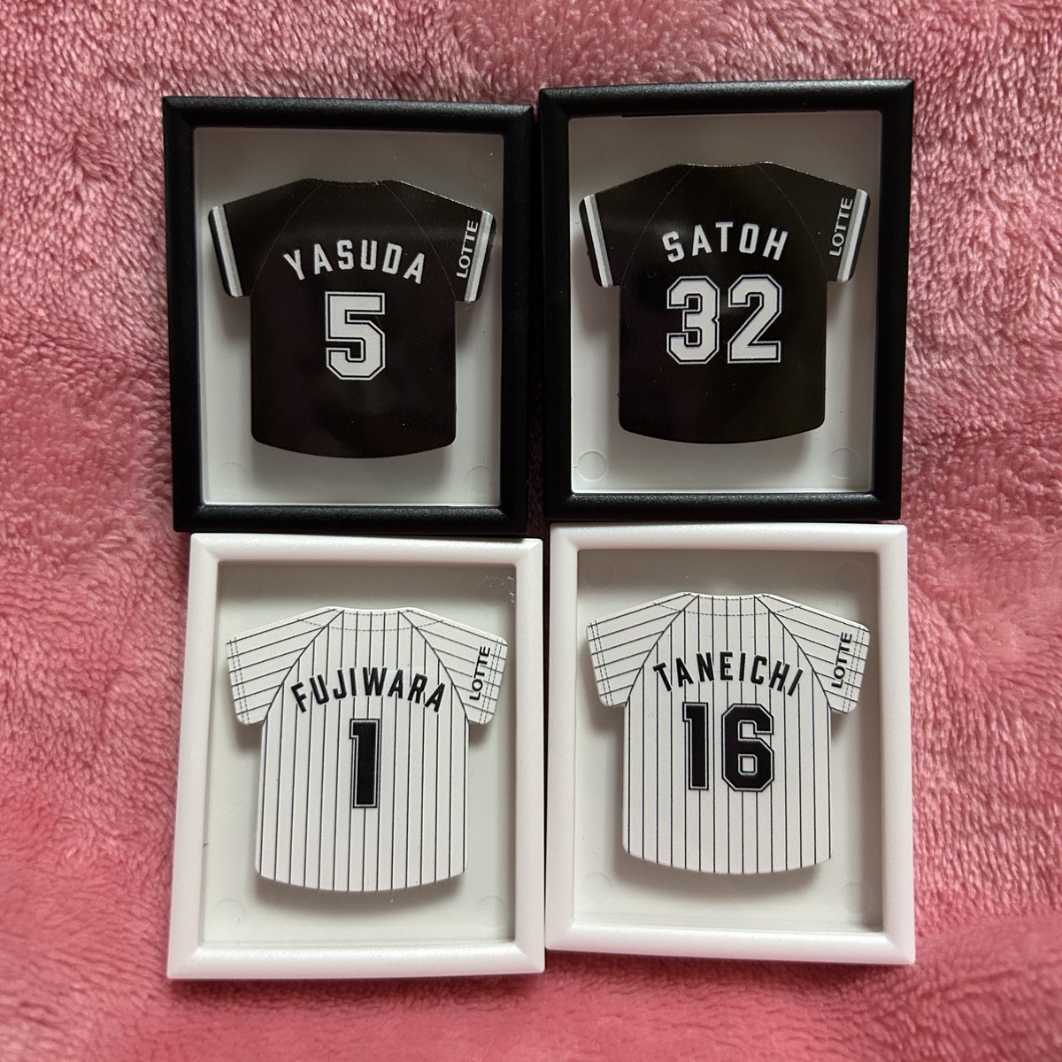 monmiirap's tweet image. 【交換】千葉ロッテマリーンズ
TEAM26 ユニ型マグネット

[譲]
1 藤原
5 安田
16 種市
32 佐藤

[求]
6 西川、53木村

郵送交換。
お気軽にお声掛けください。

#マリーンズガチャ