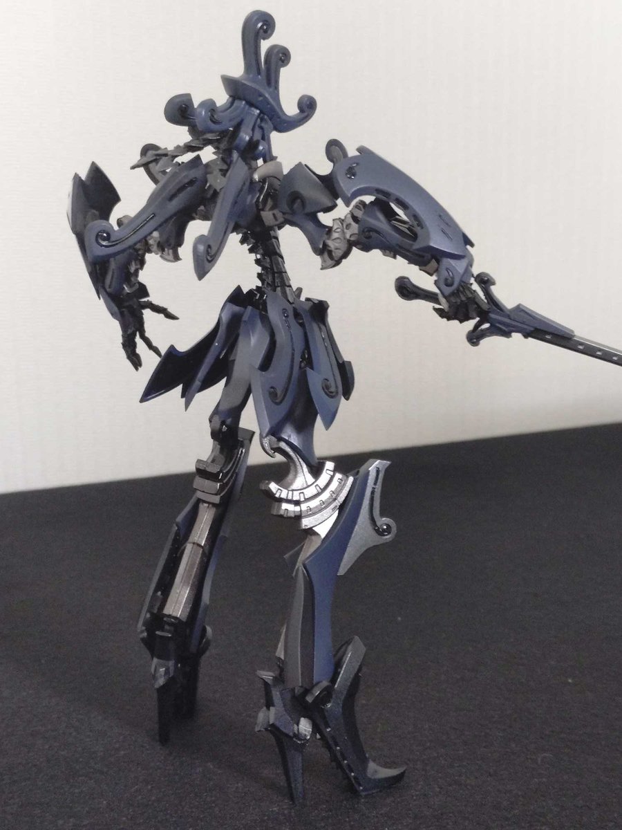 bpx180's tweet image. ダッカスのフライヤーはニプコムに展示した時点では左腕のパーツが両腕に付いていたのですが、交換したのは左のみだろうってことで右側は従来のデザインに戻しました。
左側とバランスをとるためにほぼ新造。
 #FSS_jp