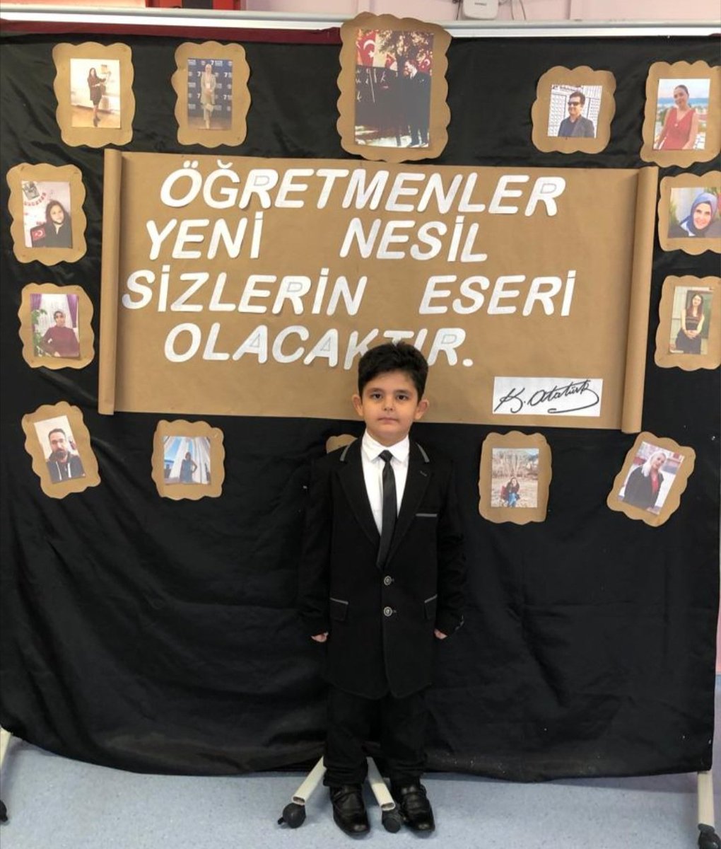 Milletimizin her ferdine dokunan ulvî görevlerini her koşulda fedakarca ifa etme gayreti içindeki öğretmenlerimizin #ÖğretmenlerGünü’nü en kalbi duygularımla kutluyorum. 
#24Kasım vesilesiyle tüm öğretmenlerimize şükranlarımı sunuyorum
<a href="/abuyukgumus/">Ahmet Büyükgümüş</a> <a href="/Akparti/">AK Parti</a> <a href="/eminsimsekmus/">Mehmet Emin Şimşek</a>