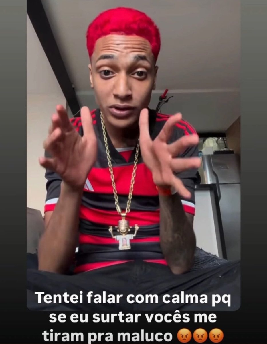 aflumity's tweet image. nem sete horas da manhã de uma segunda-feira e o vitor hugo já tá vindo me testar pqp vou levar carne de viado assada pra esse lanche coletivo