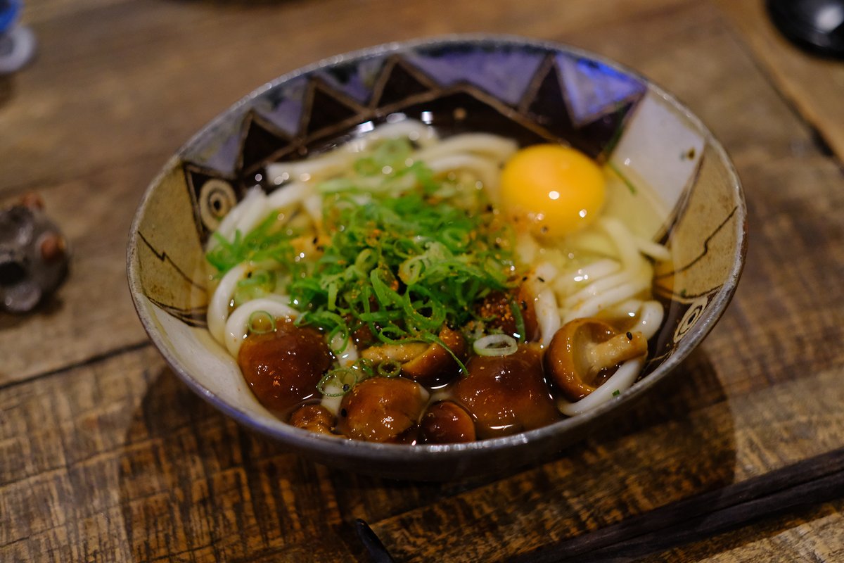 昨日ひと月ぶりに仲間とキノコ採りへ。
満足できる量ではなかったけど、今年初ナメコ。
うどんに入れて頂きました😋