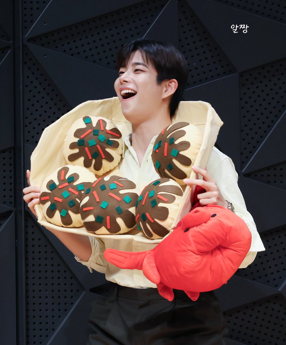 KMJBrasil's tweet image. O ser mais especial do mundo todo 🧡 

(Via: @/vku_b)

#주니지니 #ZOONIZINI #아스트로 #ASTRO
#엠제이 #MJ #김명준
