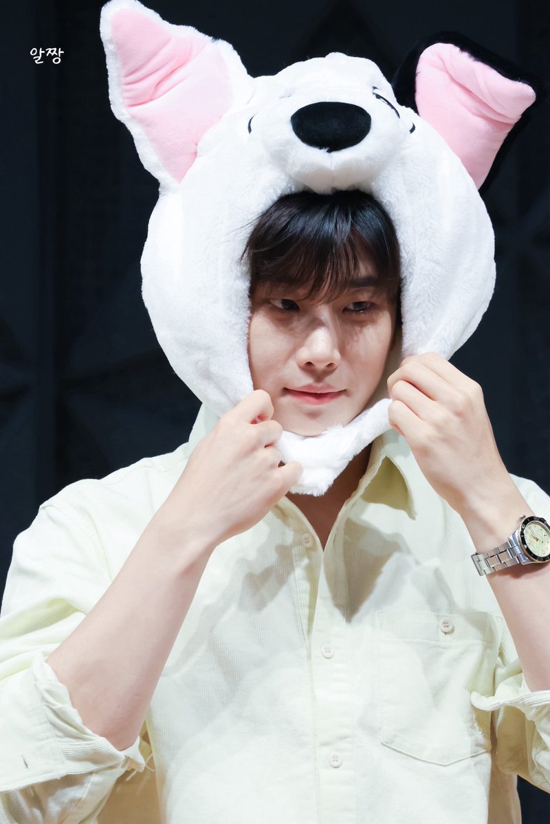 KMJBrasil's tweet image. O ser mais especial do mundo todo 🧡 

(Via: @/vku_b)

#주니지니 #ZOONIZINI #아스트로 #ASTRO
#엠제이 #MJ #김명준