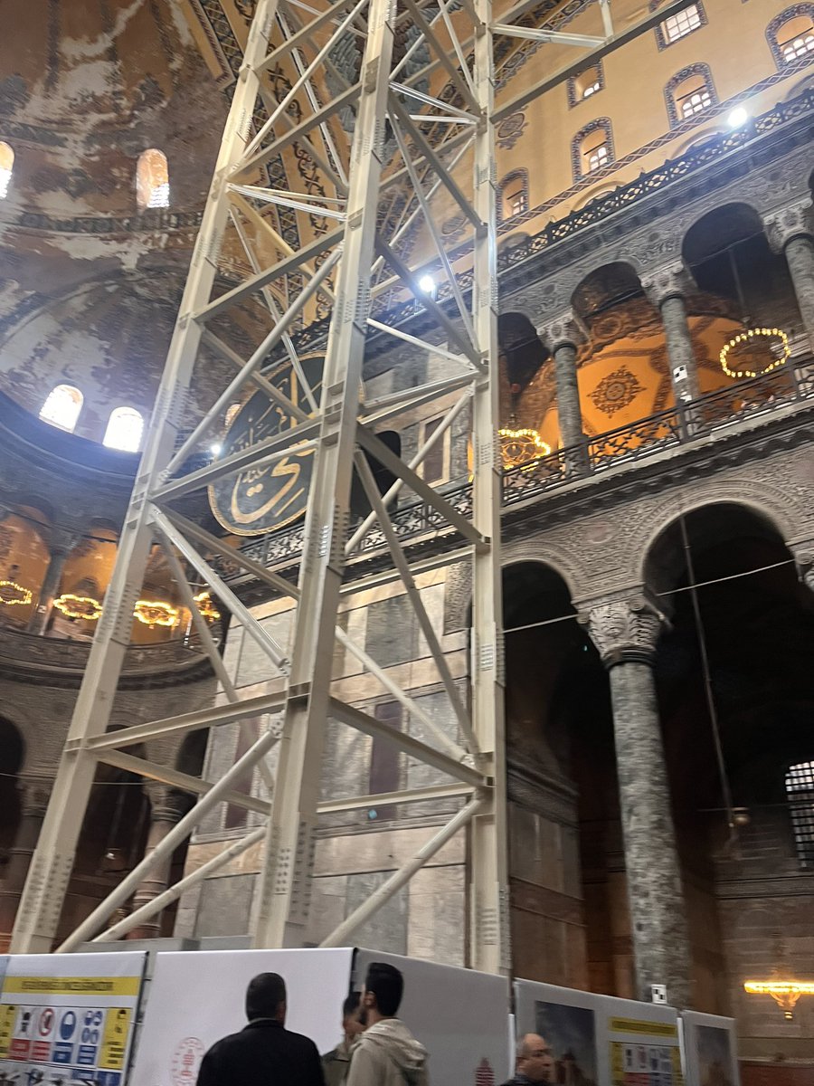 <a href="/ComezTurhan/">Turhan Çömez</a> Şu Çelik iskeleyi nasıl kuracaklar var mı bi yöntem ? Biraz dürüst olun