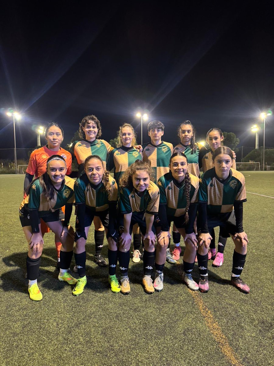 FutBaseCES's tweet image. 👣 Els 𝗝𝗨𝗩𝗘𝗡𝗜𝗟𝗦 𝗙𝗘𝗠𝗘𝗡𝗜𝗡𝗦 continuen creixent

🤏🏻 El Juvenil A va estar a punt de sumar en un camp molt complicat

💪🏻 Esforç sense premi per al Juvenil B

🔥 Victòria del Juvenil C per ocupar la quarta posició

#FutBaseCES