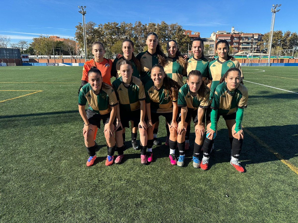 FutBaseCES's tweet image. 👣 Els 𝗝𝗨𝗩𝗘𝗡𝗜𝗟𝗦 𝗙𝗘𝗠𝗘𝗡𝗜𝗡𝗦 continuen creixent

🤏🏻 El Juvenil A va estar a punt de sumar en un camp molt complicat

💪🏻 Esforç sense premi per al Juvenil B

🔥 Victòria del Juvenil C per ocupar la quarta posició

#FutBaseCES