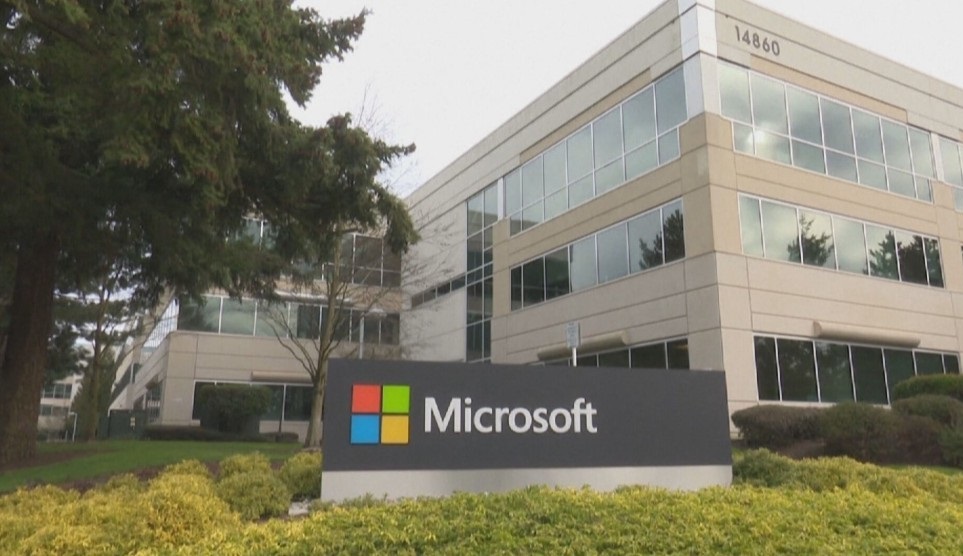 arainfonoticias's tweet image. Microsoft se niega a pagar 53 millones de euros a La Muela y 34 a Villamayor de Galligo en impuestos por la construcción de su ‘nube’

👉 Si los ayuntamientos aceptan esta exención arbitraria de no cobrar el ICIO podría ser solicitado también en un futuro por empresas en defensa…