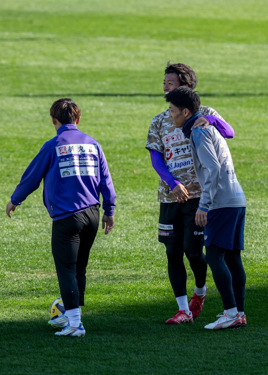 forest_1_orange's tweet image. #2025藤枝vs鳥栖 
翔太と話してたら翔太が来た、みたいな
清水時代(ユース、トップ)の盟友同士で挨拶🤝

#サガン鳥栖
#西澤健太 選手

#藤枝MYFC
#金子翔太 選手
#鈴木翔太 選手