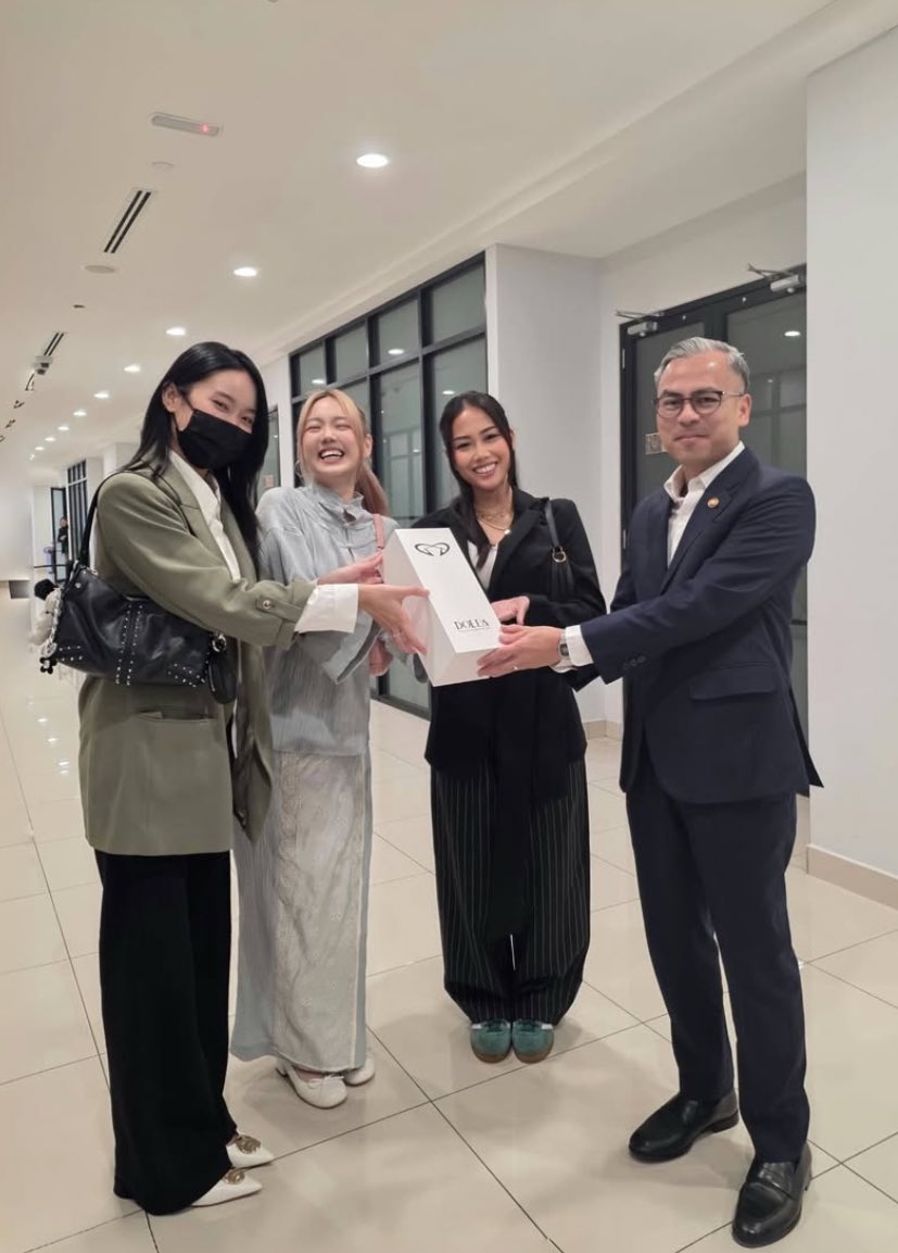 haronzoo tweet media