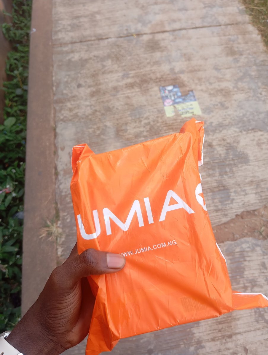 optimus_design1's tweet image. I’ve been struggling with poor power supply lately no light to work, none to read, and even charging my devices has been a challenge. So I decided to upgrade to a bigger, stronger power bank to hold me down for now… and boom, it’s finally here.
Thank you Pixellab, thank you…