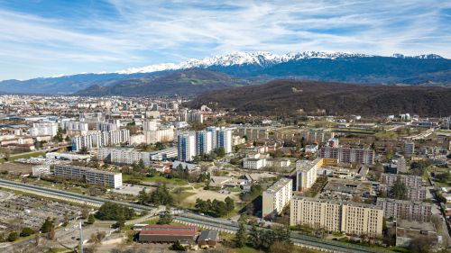 💡Plus d’un 1 Français sur 2 favorable au « Made in Banlieue » selon le dernier sondage de l'<a href="/IfopOpinion/">Ifop Opinion</a>  pour la FBF et <a href="/QuartiersdAff/">Quartiers d'Affaires</a> réalisé à l’occasion du Forum Économique des Banlieues des 27 et 28 novembre prochains.

Tous les résultats de l'enquête➡️