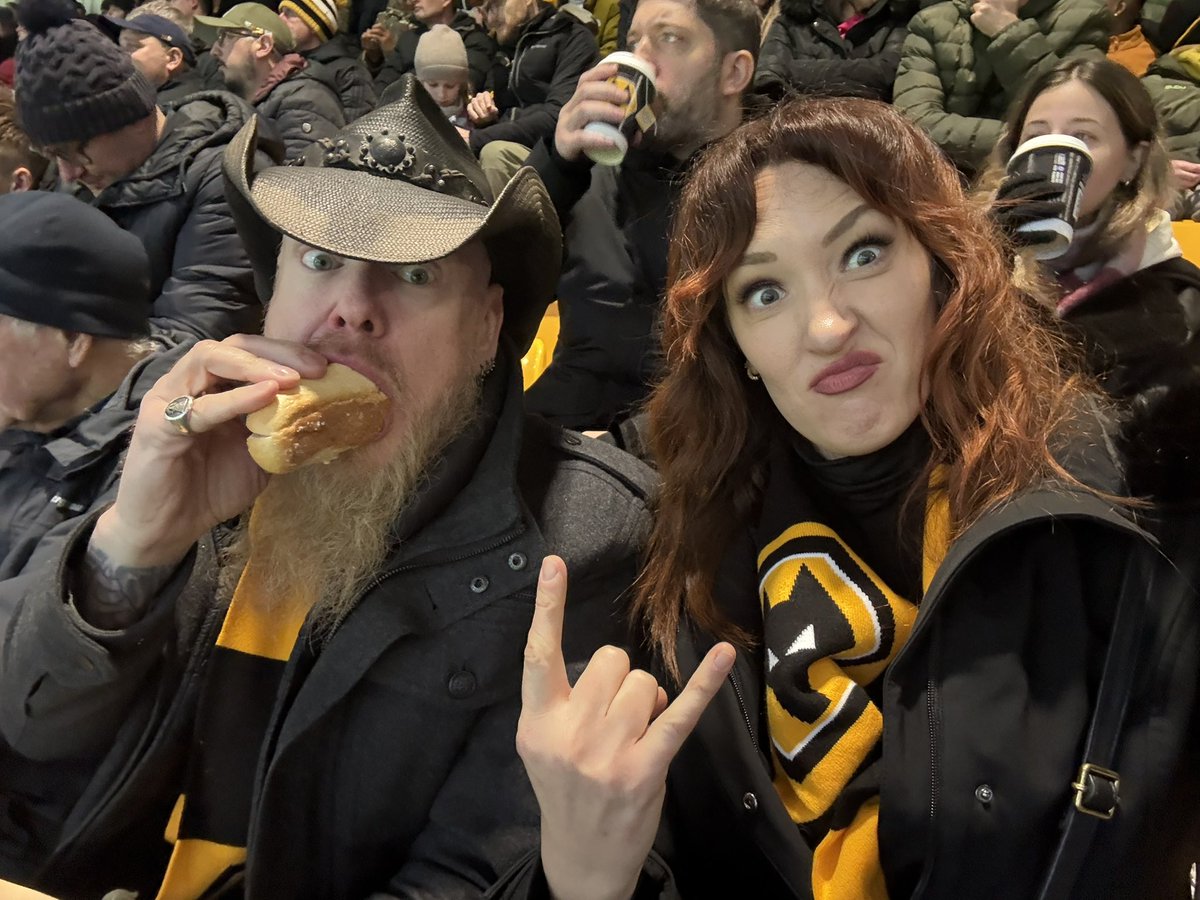 jasoncmiller's tweet image. Huge thank you to @Wolves for having us out to the match on Saturday and interviewing @HannahCAldridge and I about our U.K. tour! #wolves #wolverhampton 2 shows to go! Leicester and London! Let’s go!