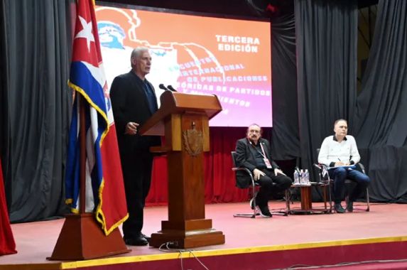 monthly_review's tweet image. The insights shared by Cuban and Venezuelan speakers–particularly President Díaz-Canel, Ignacio Ramonet and Miguel Pérez Pirela, –demand serious attention from the U.S. left. @Strugglelalucha

mronline.org/2025/11/21/you…