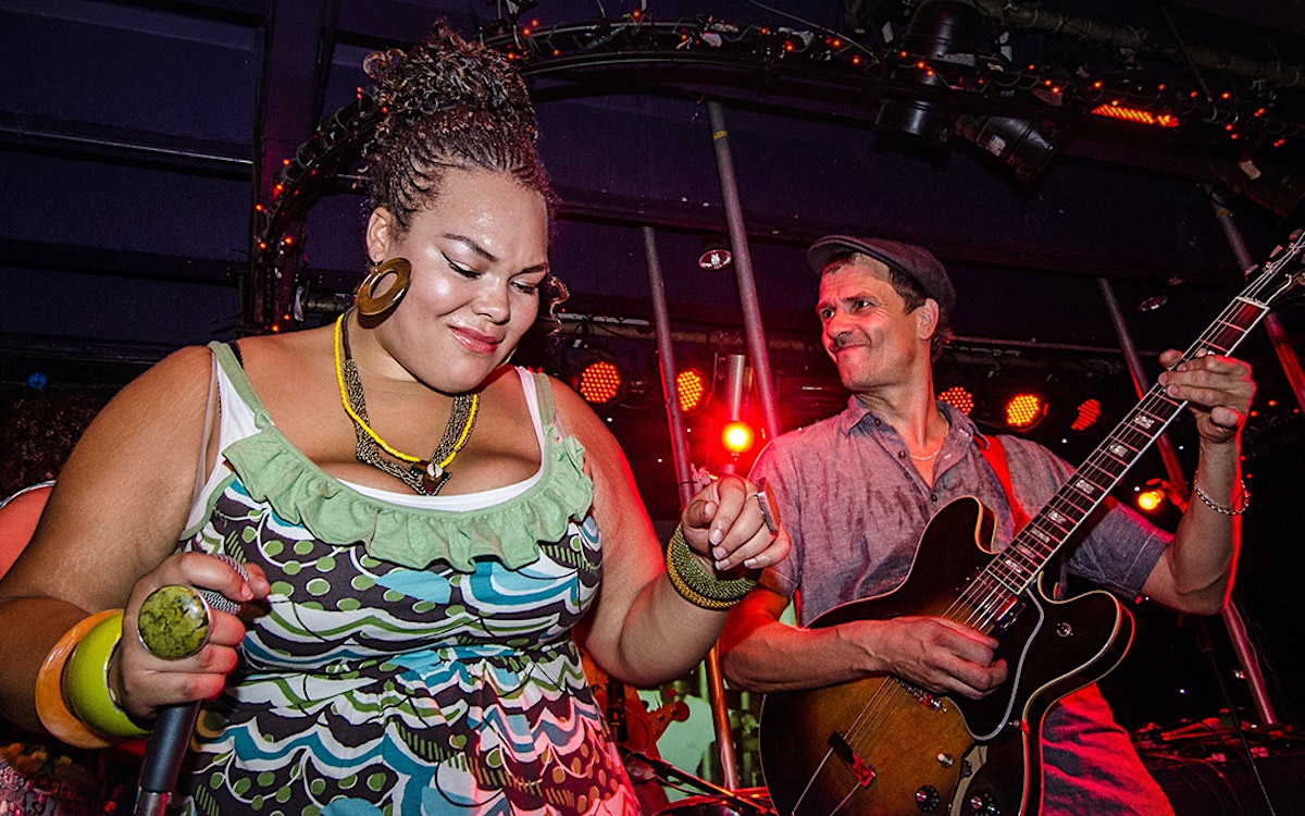 Es raro oír canciones de más de 7 minutos en las hondas, pero hoy, esta sesión de Música del Agua, está dedicada a canciones muy largas.

Una sesión que incluye sonidos africanos, cubanos, electro hindúes y árabes y nu-jazz.

gladyspalmera.com/largas-de-afri…