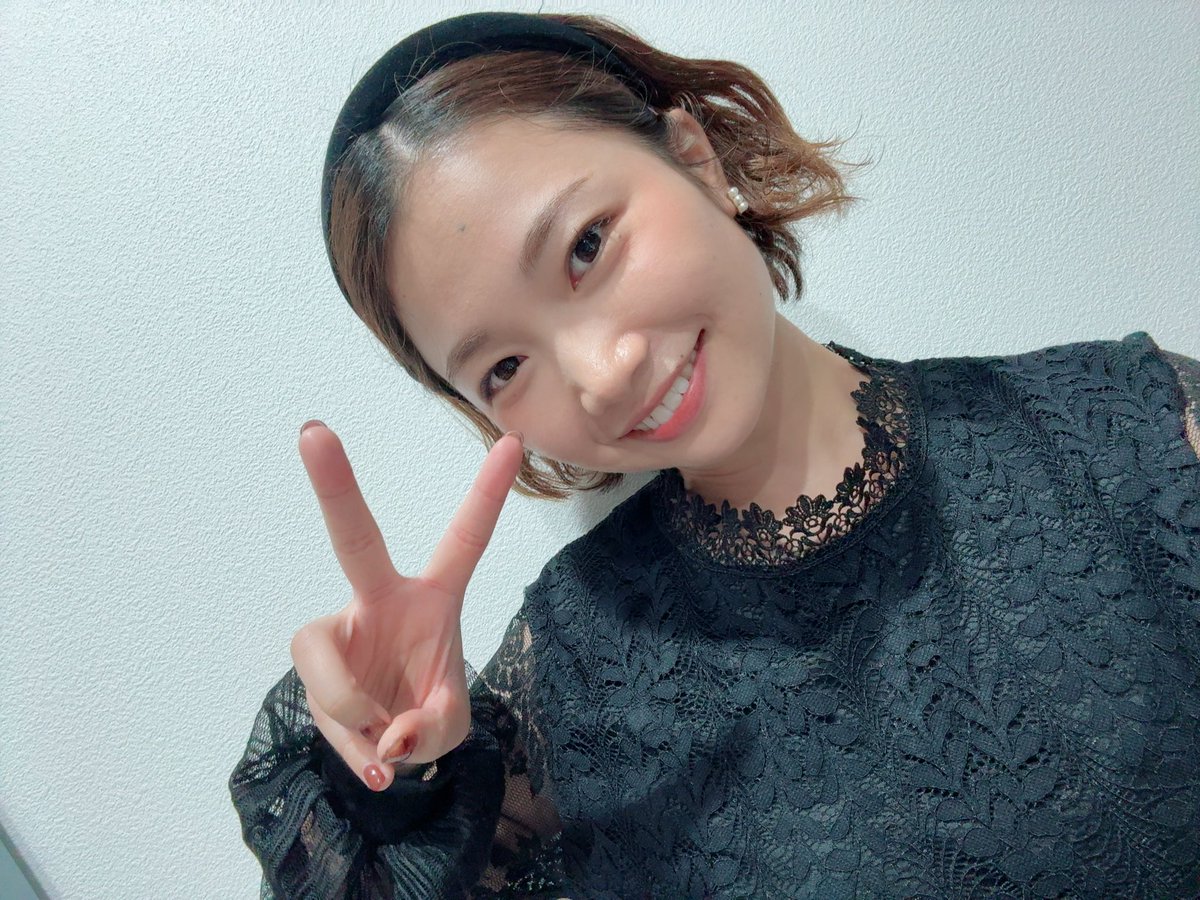 恥を捨て、遂にピアノの発表会とやらに出ました。大人になってから始めたピアノ🎹
何を始めるにも遅すぎることなんてないですよって言いたいけど、時間と労力はかかります。笑
でも続けることに意味がある！！
と思いたい笑
頑張った私にご褒美。
３１歳これからも挑戦し続けるぞ！！
ぴーすぴーす✌️