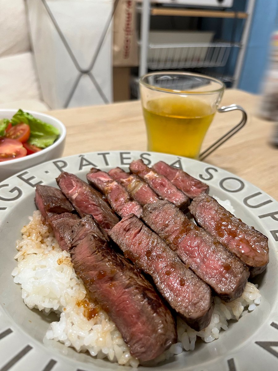 aaggusabu2's tweet photo. 前より上手く焼けた！！肉！ https://t.co/DDJnR0utM1