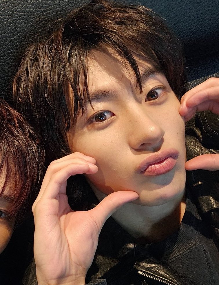 daintoiny's tweet image. 