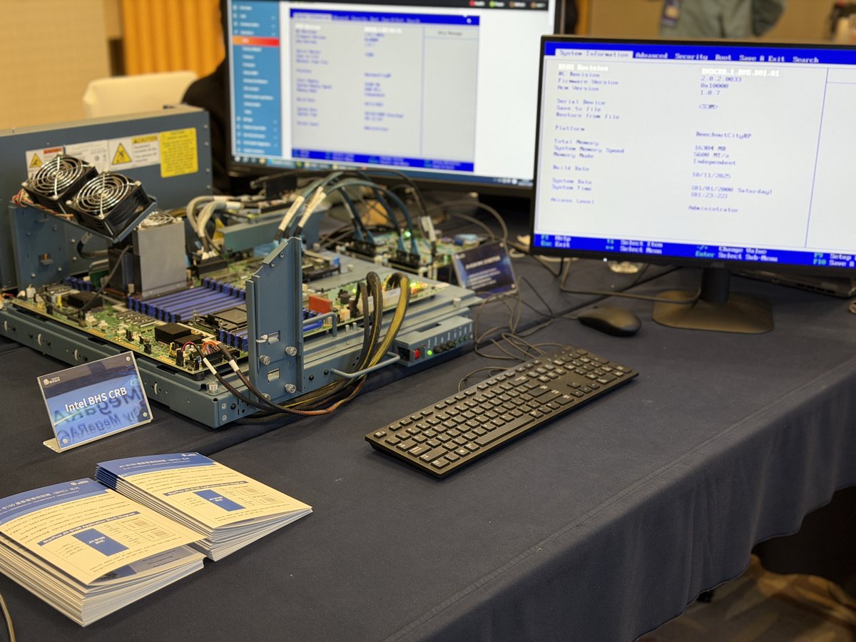 StarFiveTech's tweet image. JH-B100 #BMC Chip Solution was featured at the Intel Ecosystem Conference in Chongqing (Nov 19-21)! Powerful hardware/software platform demonstrates high ecosystem compatibility and is poised to drive the large-scale deployment of #RISCV #DataCenter management chips.