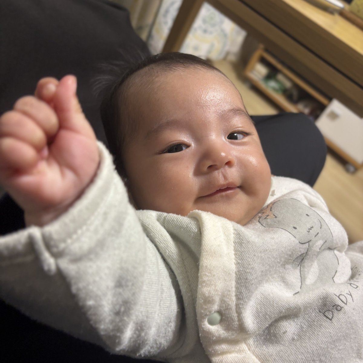 chobi_exvs's tweet photo. 誕生日祝ってくれた人ありがとうございます🙇🏻‍♀️
そういえば子供もうまれてました👶🏻 https://t.co/0kucusqW5I