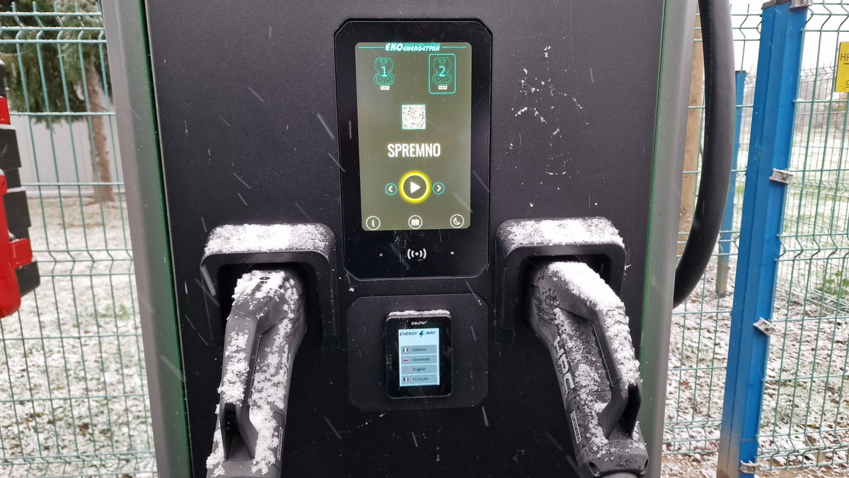 🐧🐧🐧🐧 Štirje pingvinčki so preizkusili 19 polnilnic po Štajerski in Prekmurju! 
📄 Podrobno poročilo: dems.si/stirje-pingvin…

#EVpolnjenje #Slovenija 🇸🇮