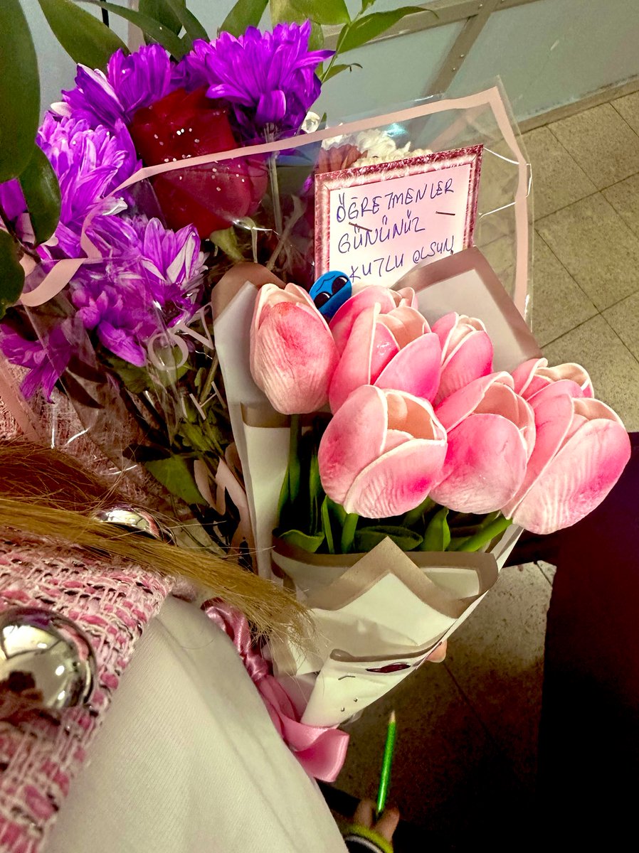 Kasım bitmeden ilk kasımpatılar onlardan..

İyi ki öğretmenim💕