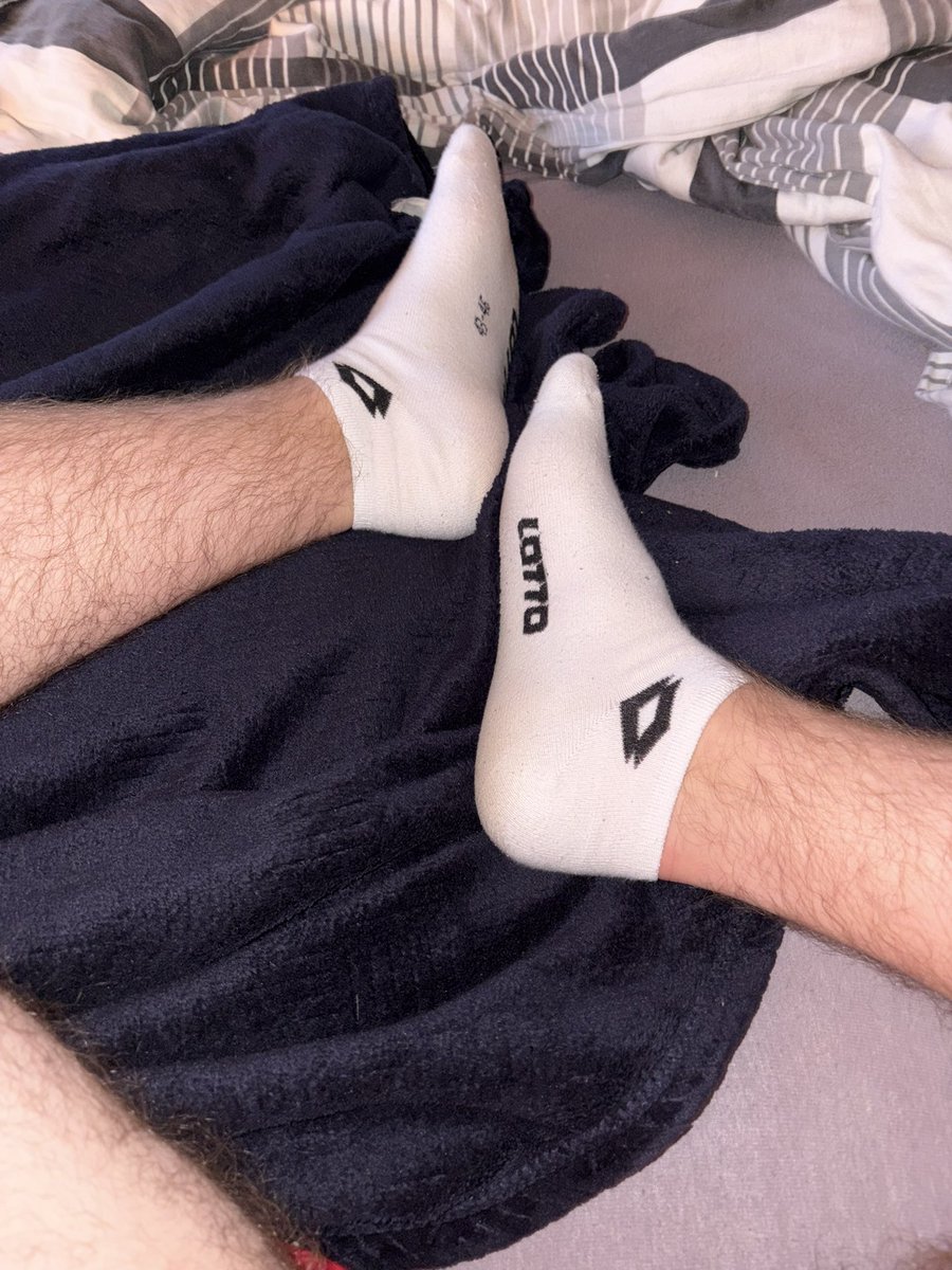 Gay19Soles's tweet photo. Come take a sniff😈👣 https://t.co/2phOUk36bI