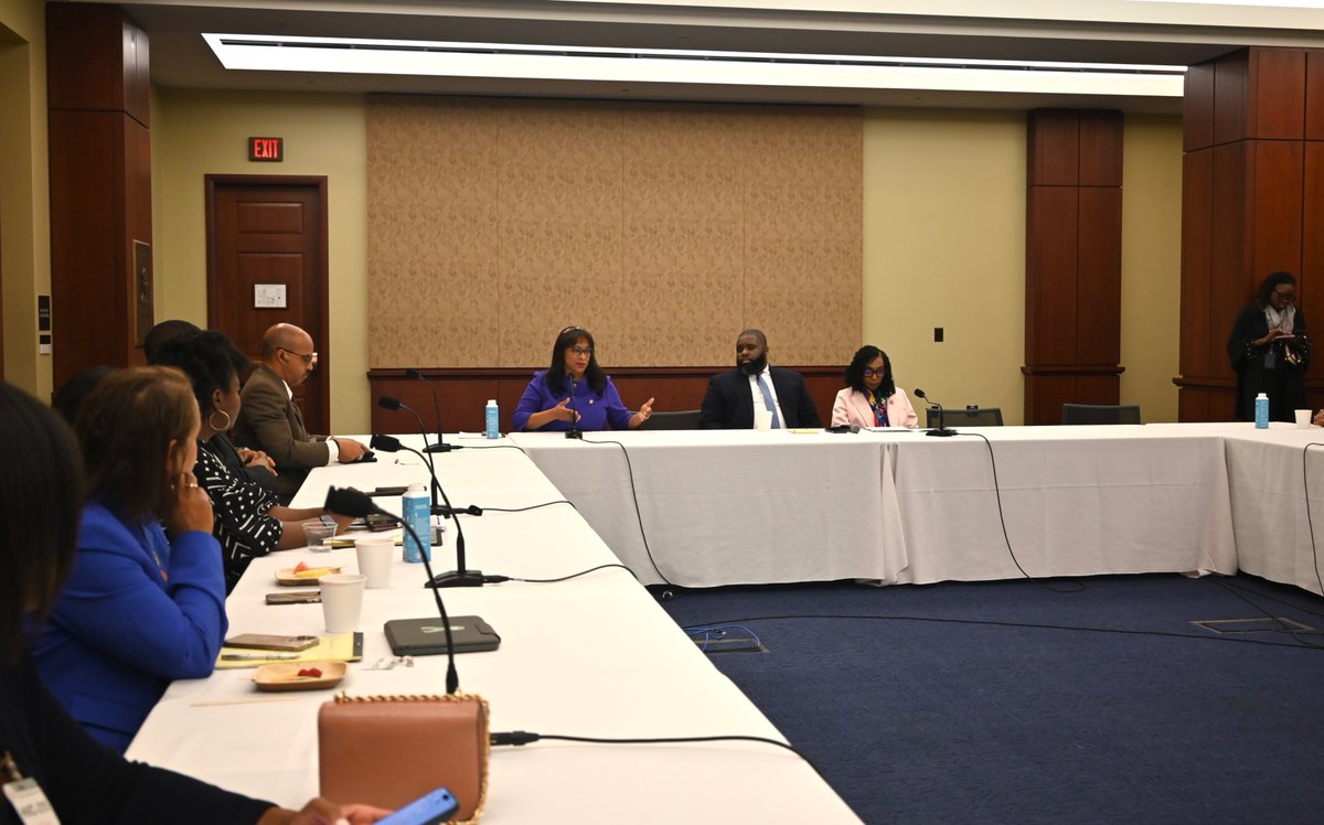 RepBynum's tweet image. Last week, I had the chance to speak with Black state legislators from across the country about the key issues they are facing back home. 

Our work as Members of the @TheBlackCaucus in DC goes hand-in-hand with their work on the ground. Together, we can make change happen.