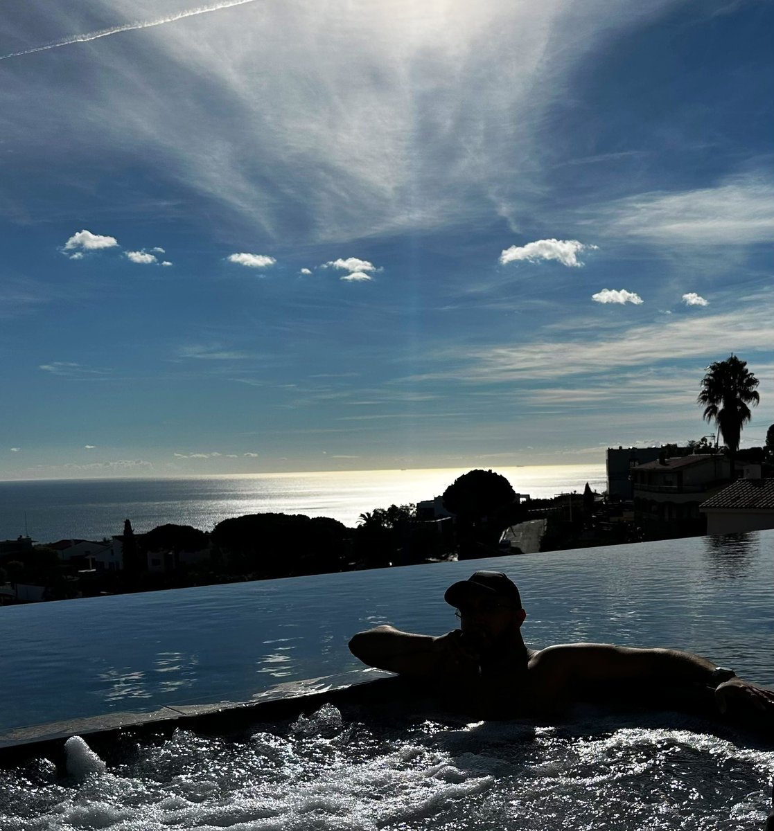 🆔 ᵏʰᵉʸ tweet media