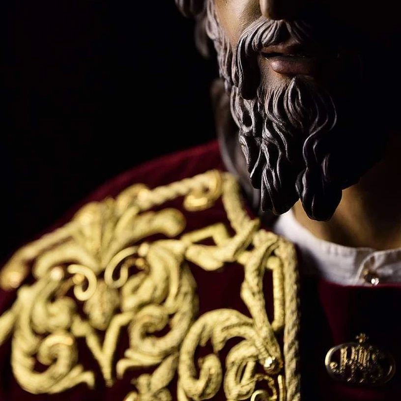 “No temas, porque yo estoy contigo, no te inquietes, porque yo soy tu Dios; yo te fortalezco y te ayudo, yo te sostengo.”

Los viernes son del Señor.