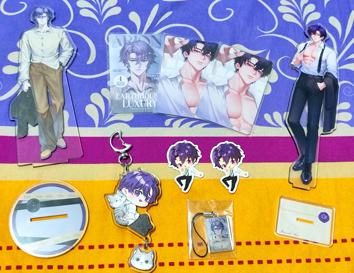 Rara_qinche98's tweet image. next, tentunya merch official papih yg sangat wow dengan DADA dimana-mana ya guys, also I wanna say thank you very much for @fushitobio yg sudah membantu keep ganci spesial, akhirnya merch papih bisa lengkap seperti ini 🫰🫰🫰

#MikazukiArion #CF21merch #bundleset #AKAVirtual