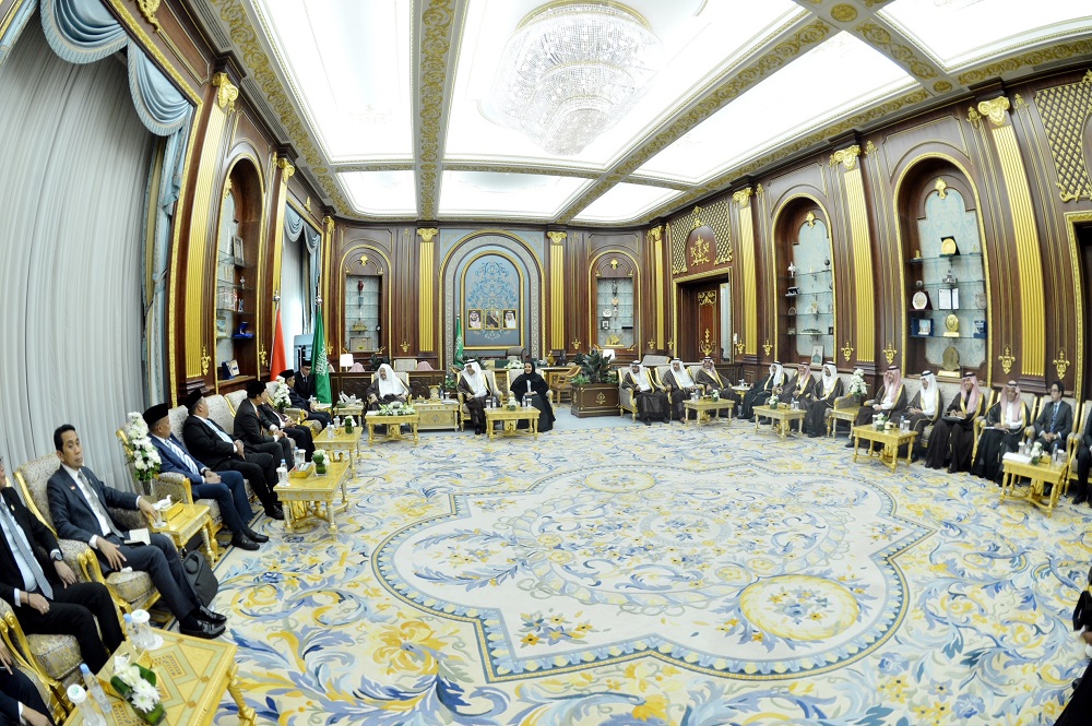 رئيس مجلس الشورى يعقد جلسة مباحثات رسمية مع رئيس مجلس الشورى الشعبي بجمهورية إندونيسيا
mhdaldahab.com.sa/news/s/65727